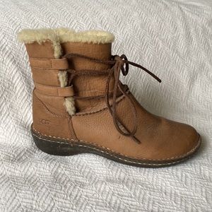 UGG AUSTRALIA CASPIA SHORT LACE BOOT SHEARLING 8